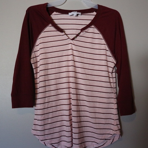 Woman’s Baseball style Tee. - Picture 3 of 7